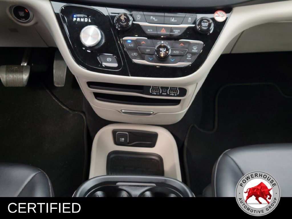 Used 2023 Chrysler Pacifica Touring-L FWD image 25