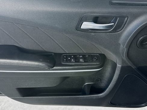 Used 2022 Dodge Charger SXT RWD image 24