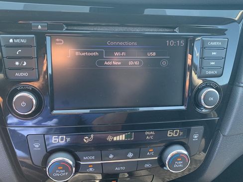 Used 2020 Nissan Rogue SV AWD/4WD image 18