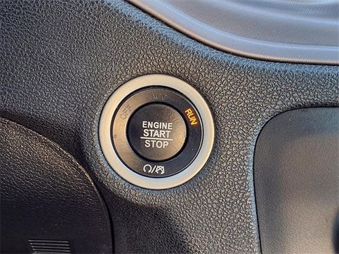 Used 2023 Dodge Charger SXT image 7