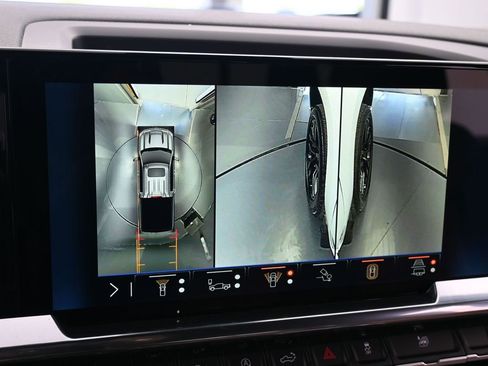 Used 2026 Chevrolet Silverado 1500 High Country w/ Technology Package image 24