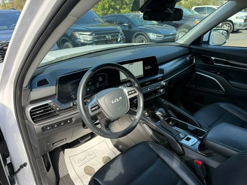 Used 2025 Kia Telluride S image 3