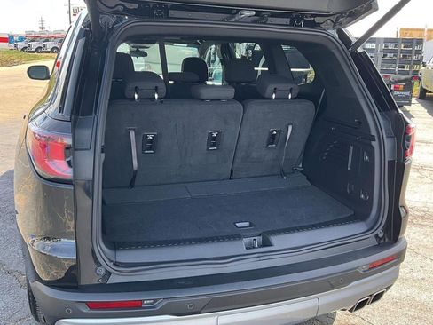 Used 2025 GMC Acadia Elevation FWD image 4