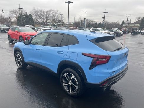 Used 2024 Chevrolet Trax RS w/ Driver Confidence Package image 3