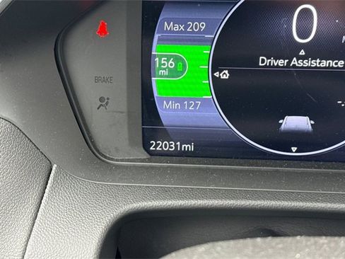 Used 2022 Chevrolet Bolt EUV LT w/ Convenience Package image 39