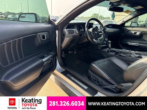 Used 2018 Ford Mustang GT Premium RWD image 11
