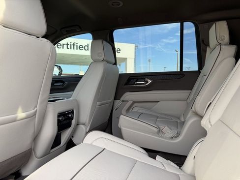 New 2026 GMC Yukon XL Denali w/ LPO, Floor Liner Package RWD image 19