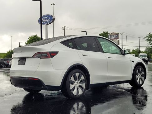 Used 2021 Tesla Model Y Long Range AWD/4WD image 4