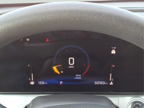 Used 2025 Chevrolet Trax LT FWD image 12