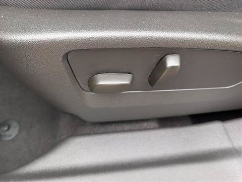 Used 2023 Buick Envision Avenir AWD/4WD image 29