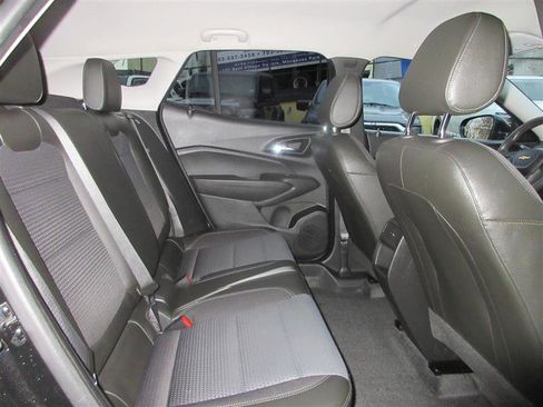 Used 2024 Chevrolet Trax LT image 25