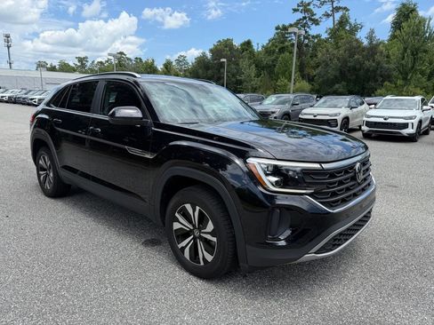 Used 2024 Volkswagen Atlas Cross Sport SE FWD image 3