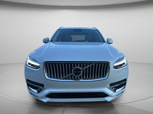 Used 2025 Volvo XC90 B6 Ultra w/ Protection Package AWD/4WD image 12