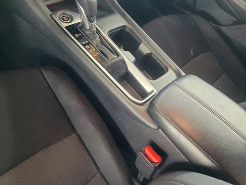 Used 2025 Nissan Sentra SV FWD image 26