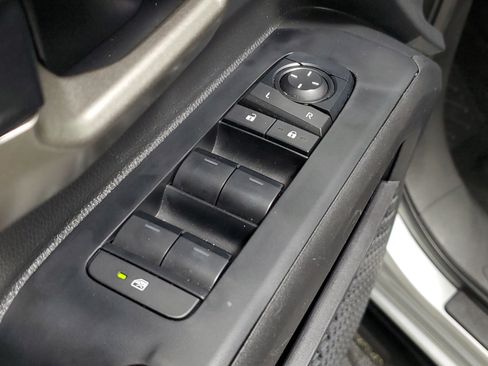 Certified 2025 Toyota Tacoma TRD Sport AWD/4WD image 22