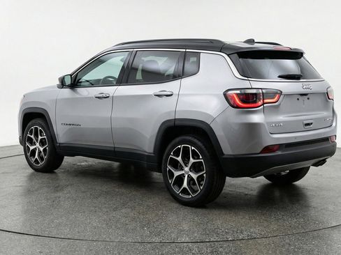 Used 2025 Jeep Compass Limited AWD/4WD image 5