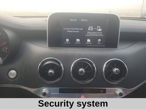 Used 2018 Kia Stinger GT image 9