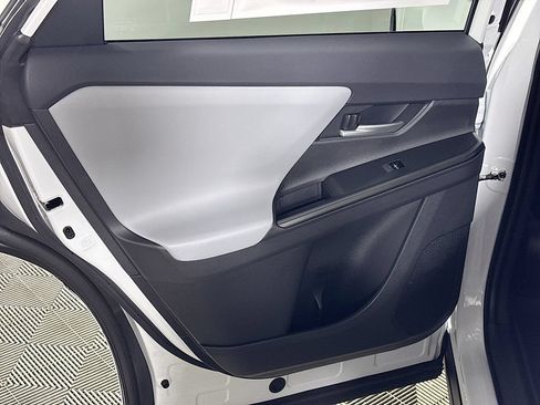 New 2026 Subaru Solterra AWD/4WD image 18