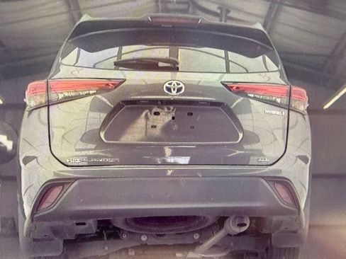 Used 2023 Toyota Highlander XLE FWD image 10