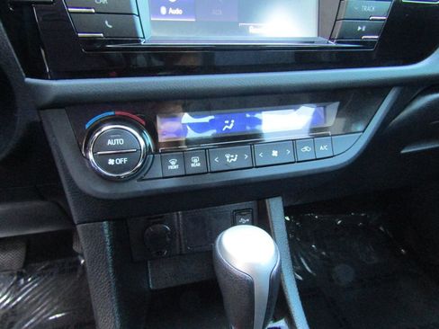 Used 2016 Toyota Corolla image 17