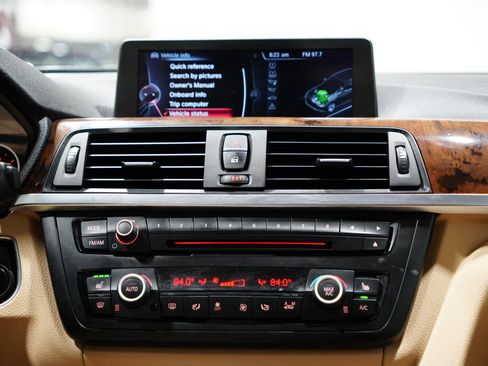 Used 2015 BMW 320i xDrive Sedan image 12