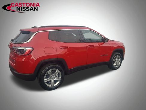 Used 2024 Jeep Compass Latitude image 13