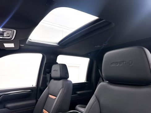 Used 2025 GMC Sierra 2500 AT4 w/ AT4 Premium Plus Package image 3