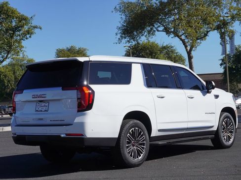 New 2026 GMC Yukon XL Elevation image 3