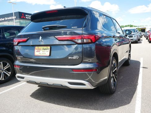 Used 2025 Mitsubishi Outlander SEL AWD/4WD image 4