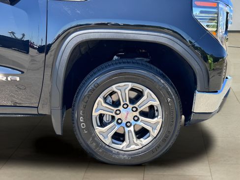 Used 2024 GMC Sierra 1500 SLT AWD/4WD image 40