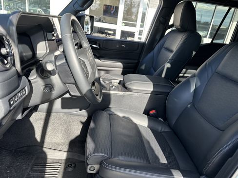 Used 2024 Toyota Land Cruiser image 10