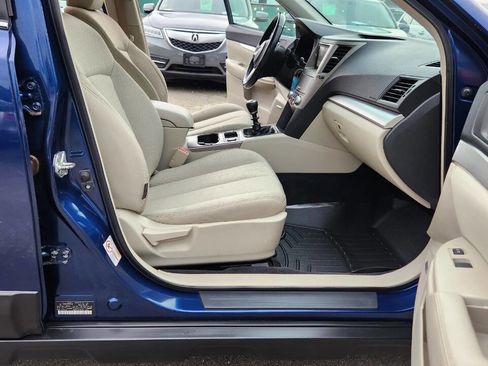 Used 2011 Subaru Outback 2.5i Premium image 42