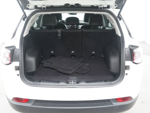 Used 2022 Jeep Compass Latitude image 16