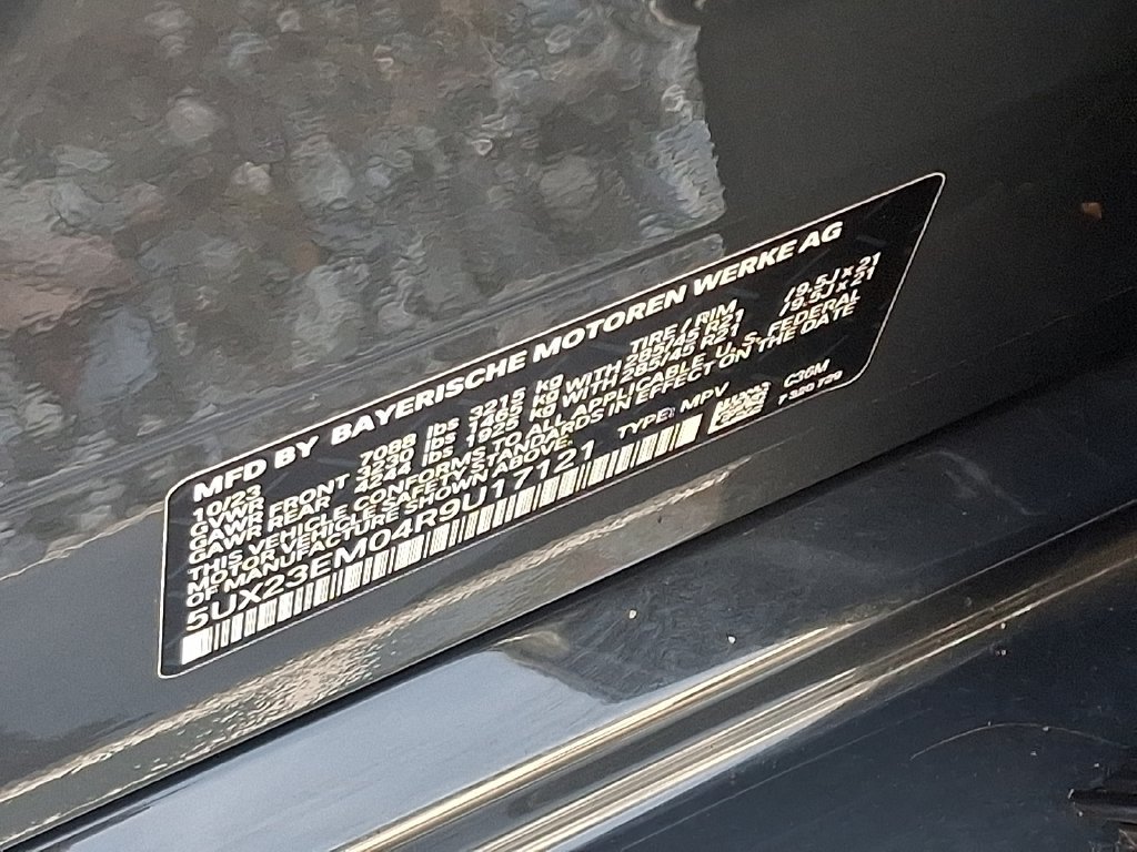 Used 2024 BMW X7 xDrive40i w/ M Sport Package AWD/4WD image 27