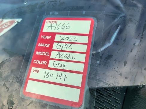 Used 2025 GMC Acadia Elevation image 25