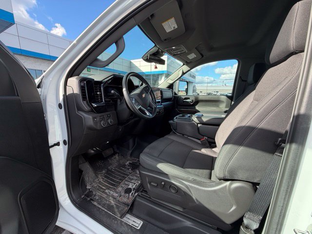 Used 2025 Chevrolet Silverado 2500 LT w/ Convenience Package AWD/4WD image 8