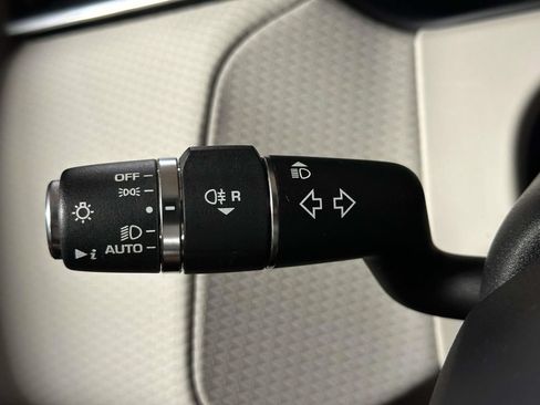 Used 2020 Land Rover Range Rover Velar R-Dynamic S AWD/4WD image 32