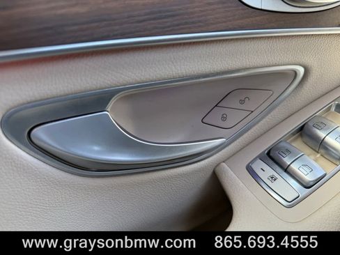 Used 2022 Mercedes-Benz GLC 300 4MATIC w/ Premium Package Lite image 24