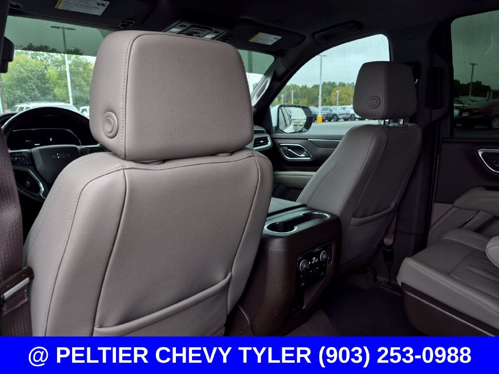 Used 2024 Chevrolet Tahoe Z71 w/ Luxury Package AWD/4WD image 37