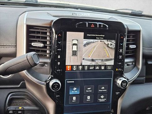 Used 2024 RAM 2500 Laramie w/ Towing Technology Group image 18