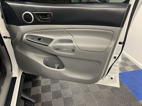 Used 2014 Toyota Tacoma 4x4 Double Cab w/ TRD Off-Road Package image 13