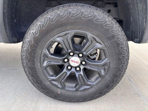 Used 2024 GMC Canyon Elevation w/ Convenience Package RWD image 11