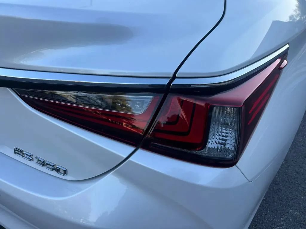 Used 2020 Lexus ES 350 w/ Premium Package FWD image 38