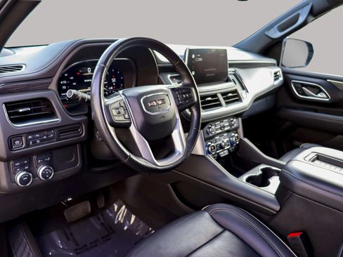 Used 2022 GMC Yukon XL SLT w/ SLT Premium Package AWD/4WD image 17