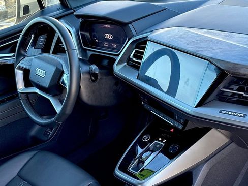 Used 2024 Audi Q4 e-tron Premium Plus w/ Premium Plus image 31