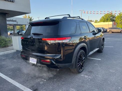 Used 2023 Nissan Pathfinder SL w/ SL Premium Package FWD image 3