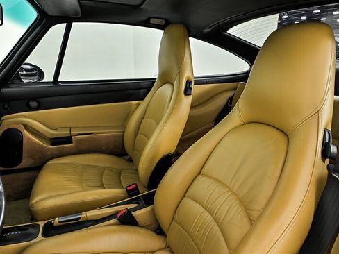 Used 1997 Porsche 911 Carrera RWD image 17