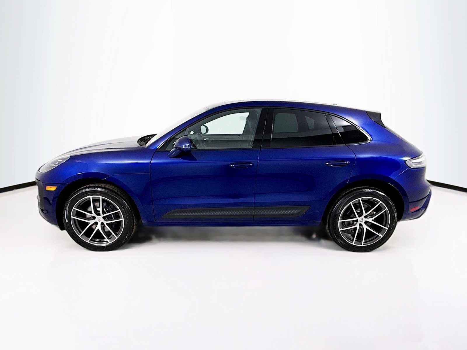 Used 2026 Porsche Macan AWD/4WD image 2