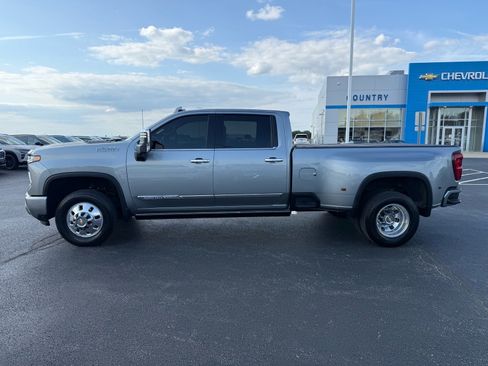 Used 2025 Chevrolet Silverado 3500 High Country w/ High Country Premium Package AWD/4WD image 2