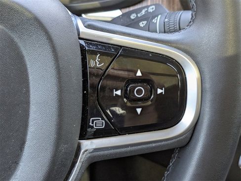 Certified 2023 Volvo XC60 B5 Plus w/ Climate Package image 29